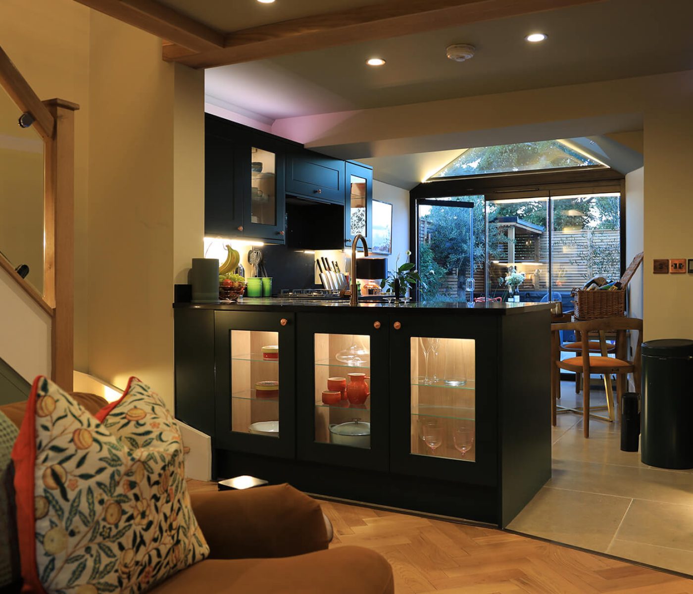 cottage-kitchen-living